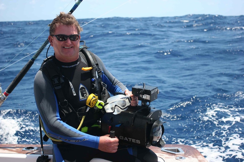 Dr. Guy Harvey - Petition Drive to Protect Stingrays © John Bell